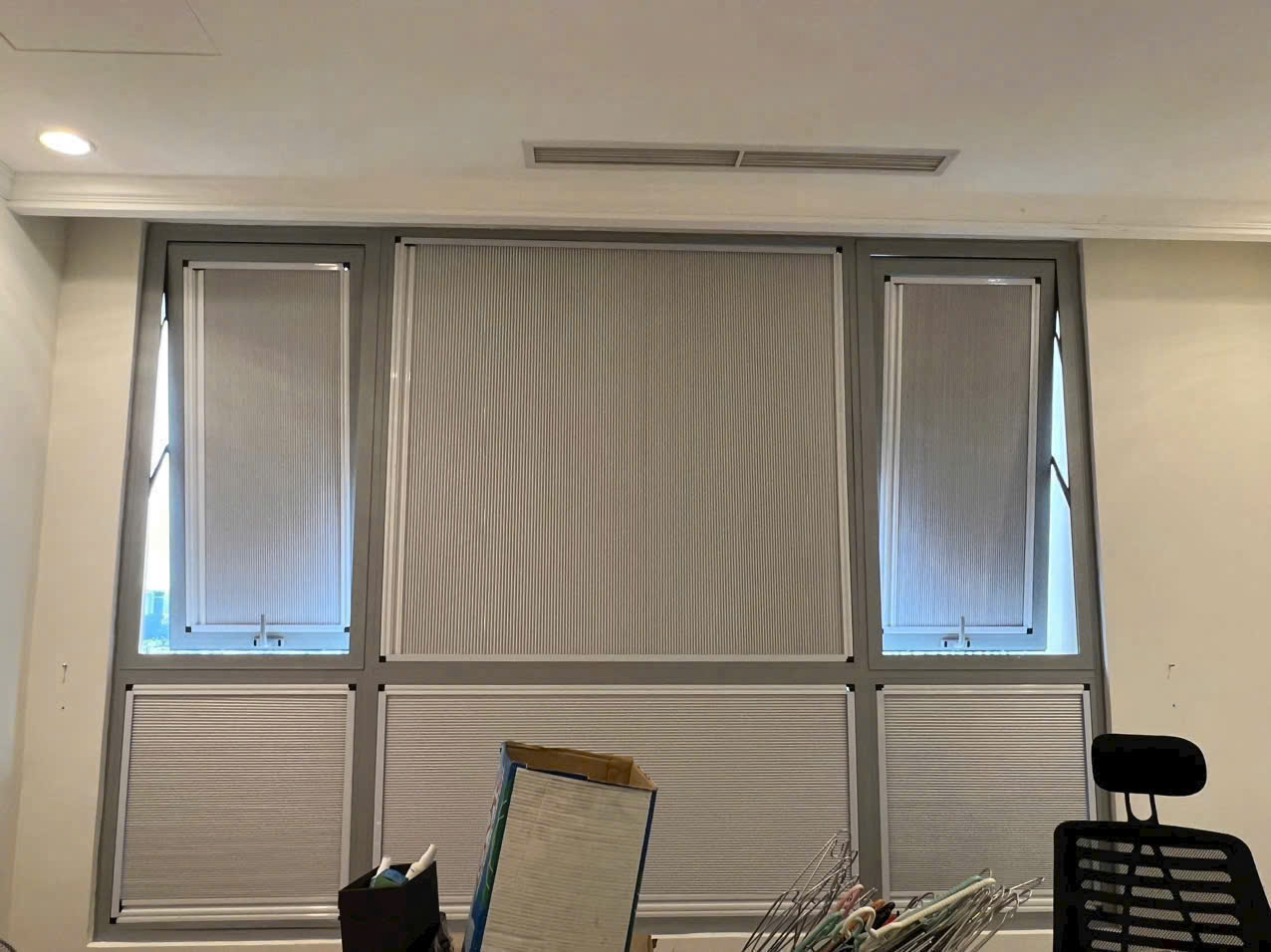 Rèm lùa trên kính hệ cửa nhôm Xingfa Rèm lùa trên kính hệ cửa nhôm Xingfa